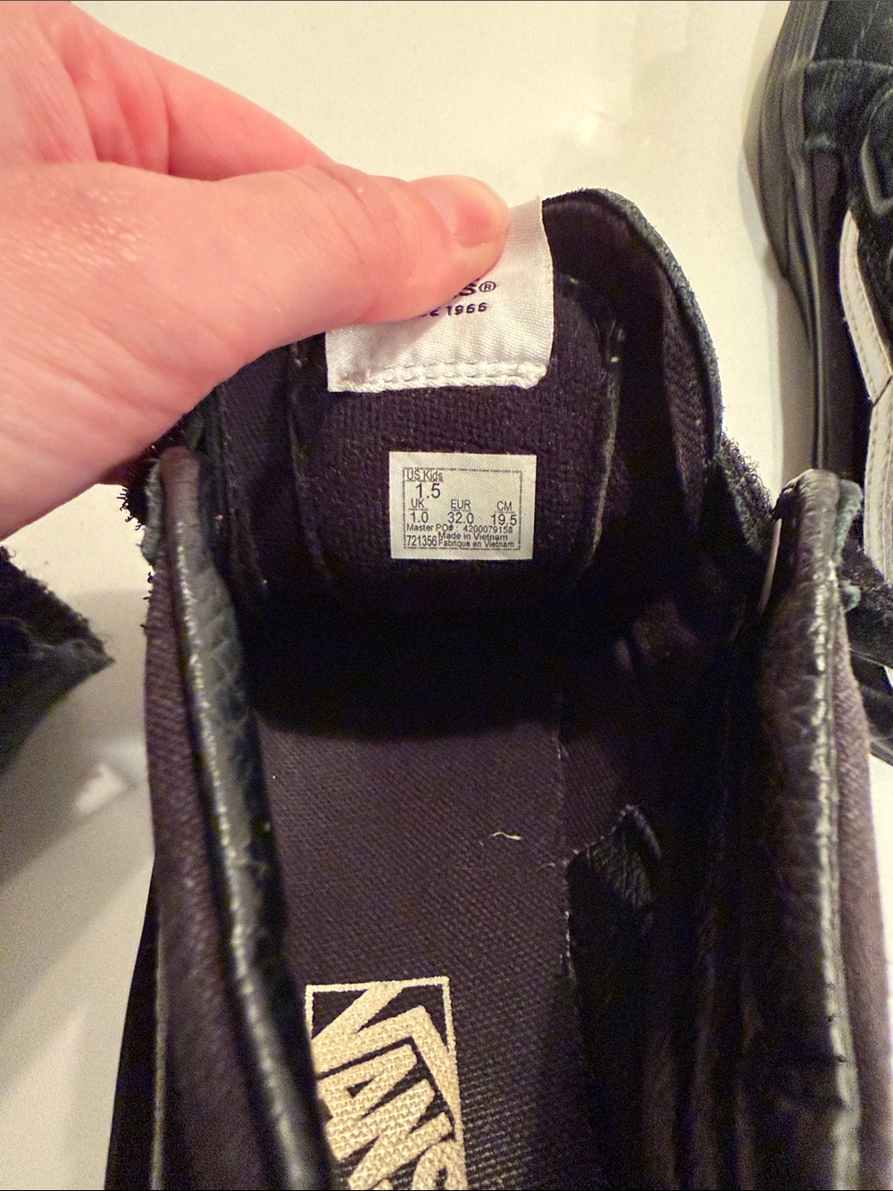 Vans Little Kids Sk8-Mid V Shoe Black and White Velcro Shoes! Size 1.5 - Picture 6 of 10